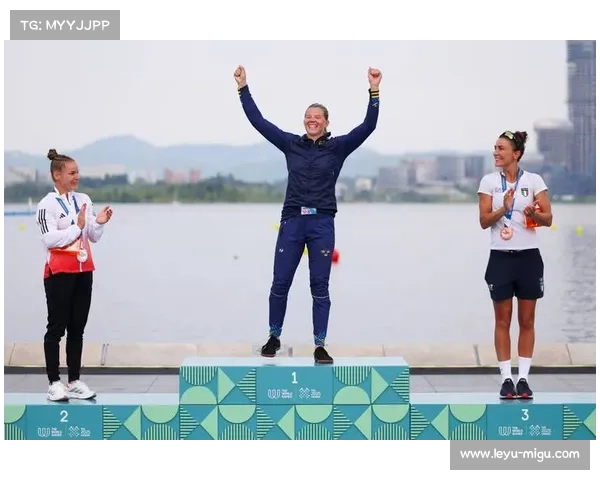 成都世运会瑞典队安德松庆生全场送祝福引爆现场热情
